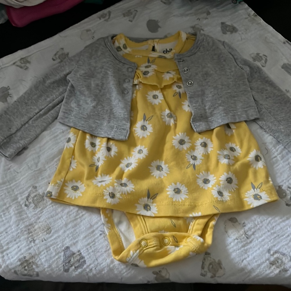 Girls 0-3mo carters dress and sweater